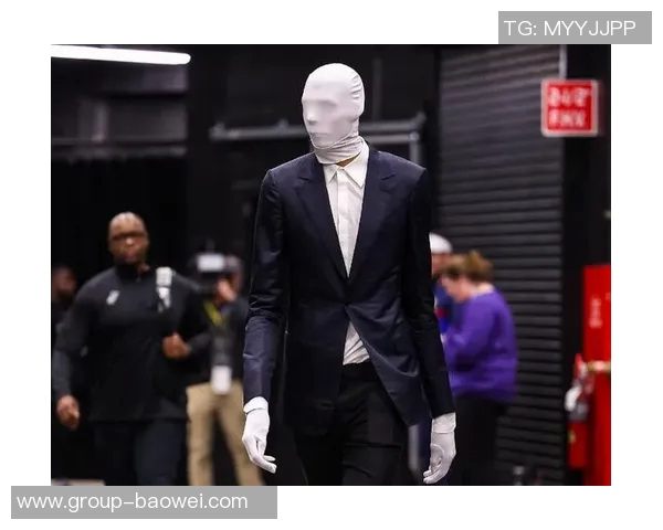 文班克马的万圣节鬼影装扮引发热议你觉得他打几分呢