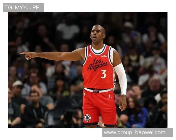 曾经的船长保罗回归首战表现平平仅得4分并送出4次助攻