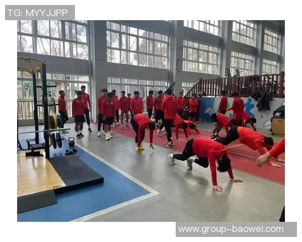 上海海港B队抵达昆明海埂基地开启三周冬训备战新赛季 上海海港B队抵达昆明海埂基地开启三周冬训备战新赛季